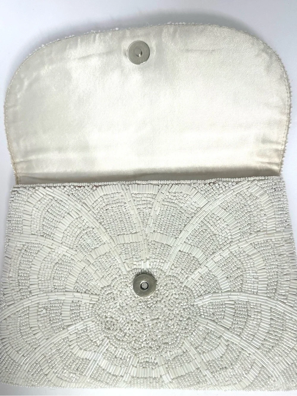 Lulus White Glass Beaded Envelope Clutch Bridal Art Deco Style Elegant Wedding